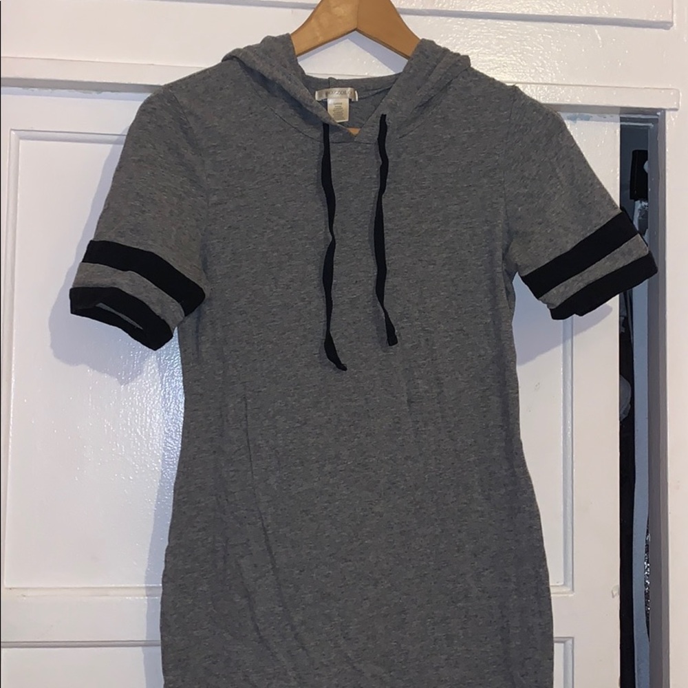 Gray short sleeve body con dress with hoodie